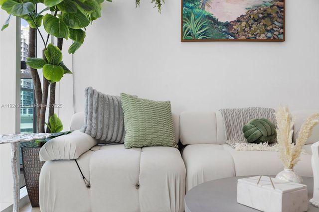 41 SE 5th St 510, Miami, FL 33131