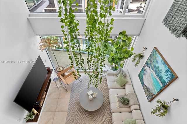 41 SE 5th St 510, Miami, FL 33131