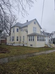 728 N Ash Street, Waukegan, IL 60085