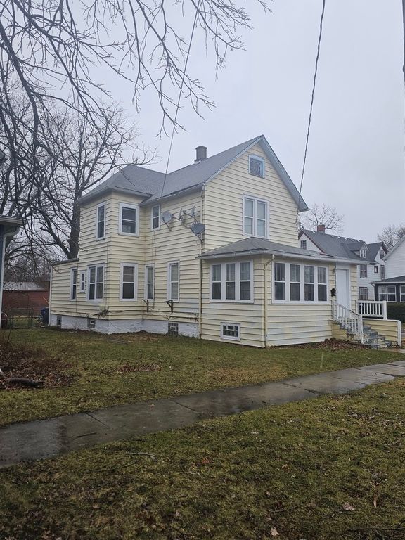 728 N Ash Street, Waukegan, IL 60085