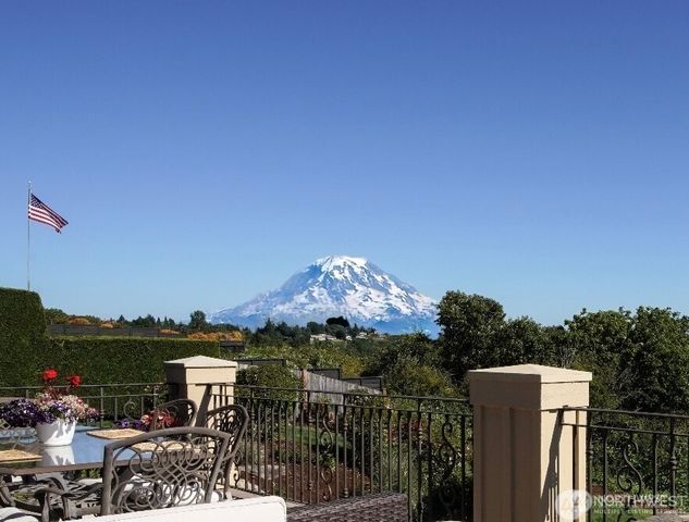 4702 Browns Point Boulevard NE, Tacoma, WA 98422