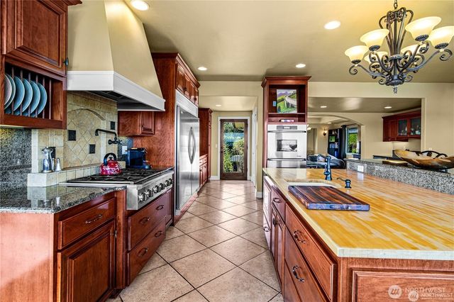 4702 Browns Point Boulevard NE, Tacoma, WA 98422