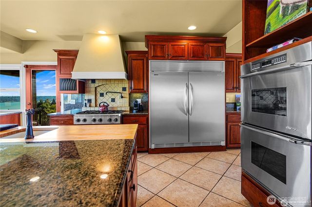 4702 Browns Point Boulevard NE, Tacoma, WA 98422