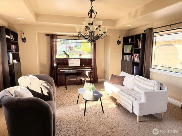 4702 Browns Point Boulevard NE, Tacoma, WA 98422