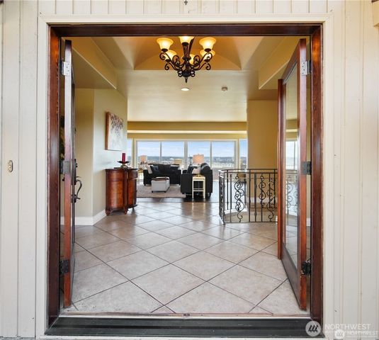 4702 Browns Point Boulevard NE, Tacoma, WA 98422