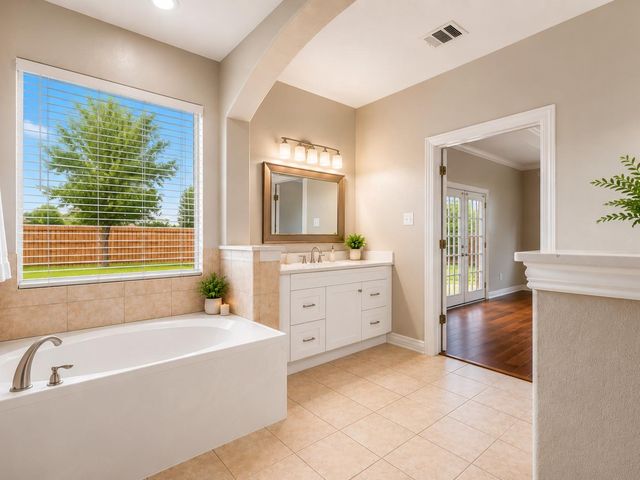 237 Cardinal DR, Bastrop, TX 78659