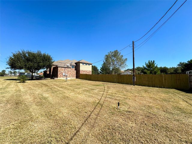 237 Cardinal DR, Bastrop, TX 78659