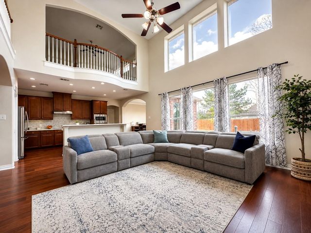 237 Cardinal DR, Bastrop, TX 78659