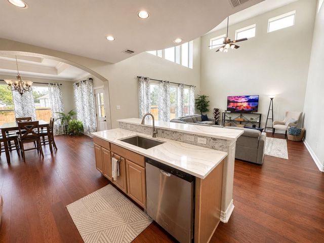 237 Cardinal DR, Bastrop, TX 78659
