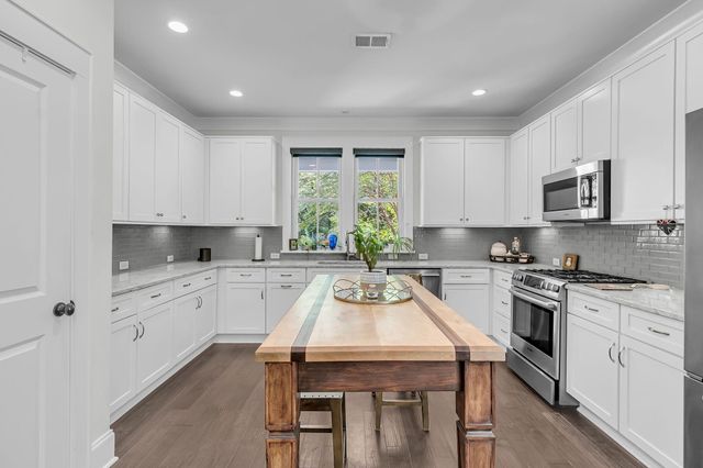 5209 Forest Oaks Drive, Hollywood, SC 29449