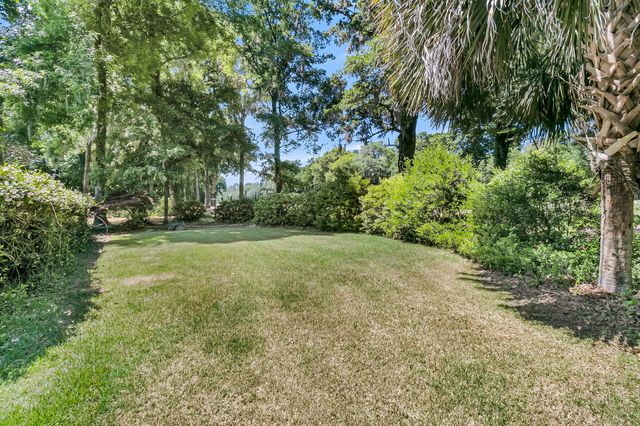 5209 Forest Oaks Drive, Hollywood, SC 29449