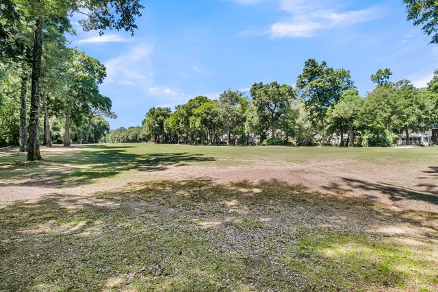 5209 Forest Oaks Drive, Hollywood, SC 29449