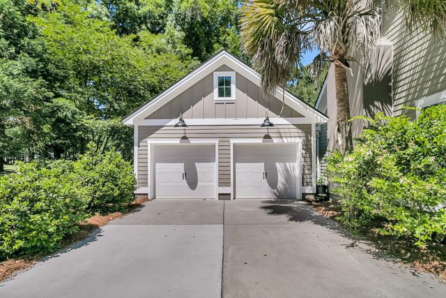 5209 Forest Oaks Drive, Hollywood, SC 29449