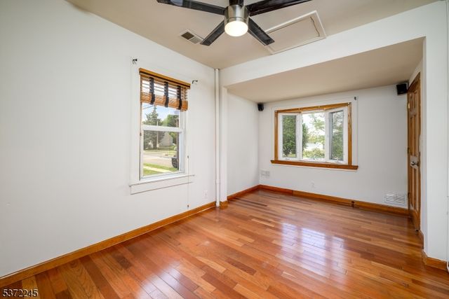307 Lincoln St, Linden City, NJ 07036