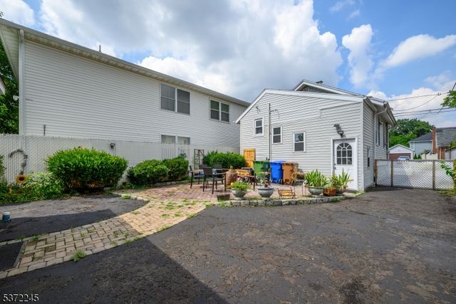 307 Lincoln St, Linden City, NJ 07036