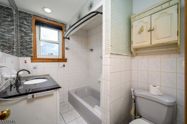 307 Lincoln St, Linden City, NJ 07036