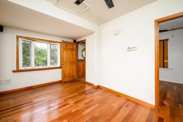 307 Lincoln St, Linden City, NJ 07036