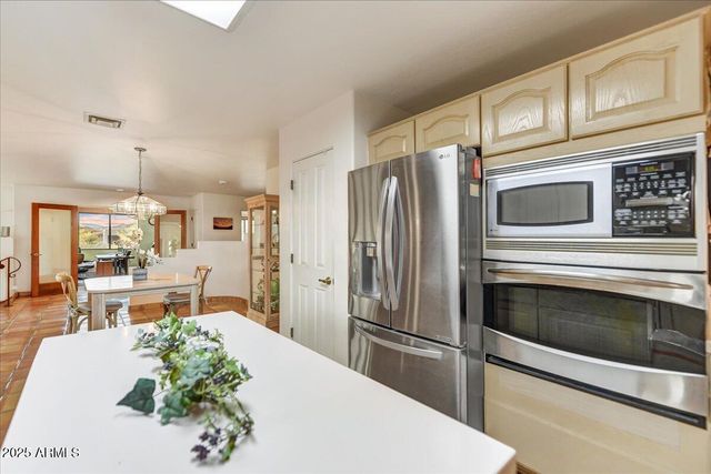 39258 N RIDGEWAY Drive, Cave Creek, AZ 85331