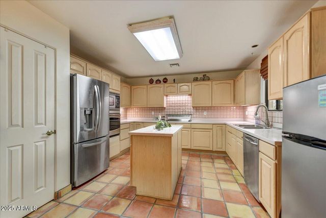 39258 N RIDGEWAY Drive, Cave Creek, AZ 85331