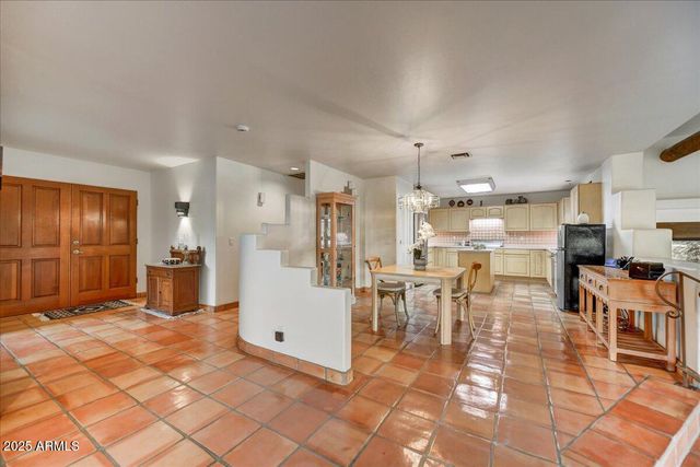 39258 N RIDGEWAY Drive, Cave Creek, AZ 85331