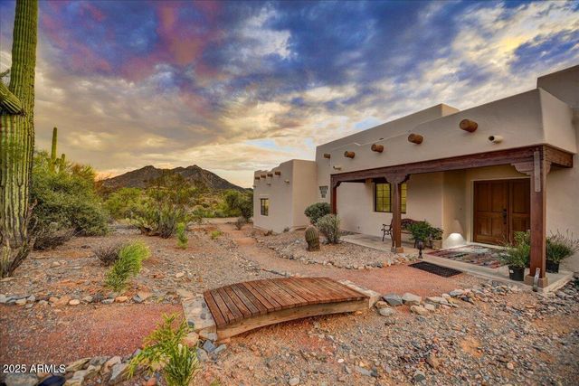 39258 N RIDGEWAY Drive, Cave Creek, AZ 85331