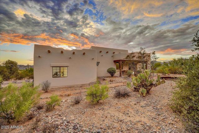 39258 N RIDGEWAY Drive, Cave Creek, AZ 85331