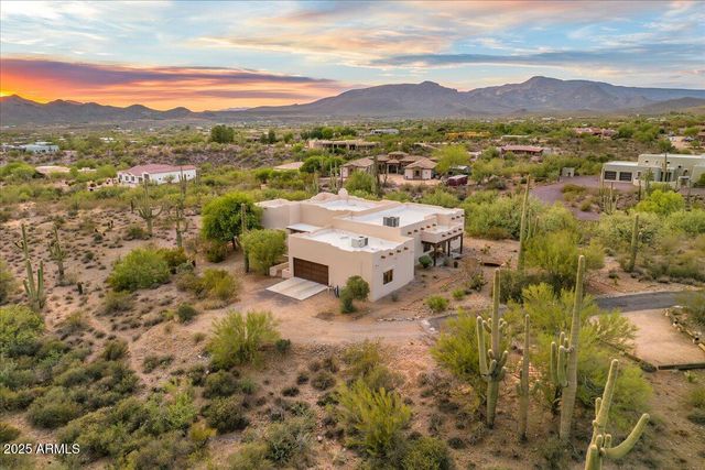 39258 N RIDGEWAY Drive, Cave Creek, AZ 85331