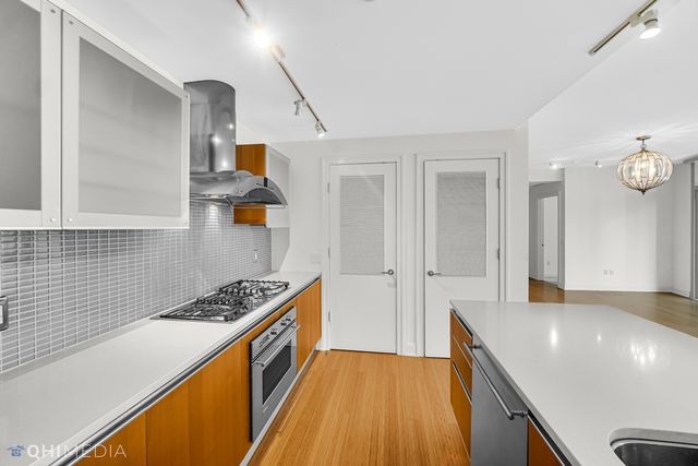 340 E RANDOLPH Street 1302, Chicago, IL 60601