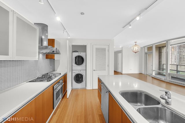 340 E RANDOLPH Street 1302, Chicago, IL 60601