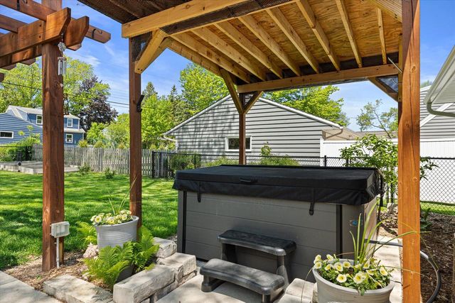 1015 5th AVENUE, Grafton, WI 53024