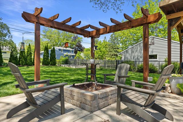 1015 5th AVENUE, Grafton, WI 53024