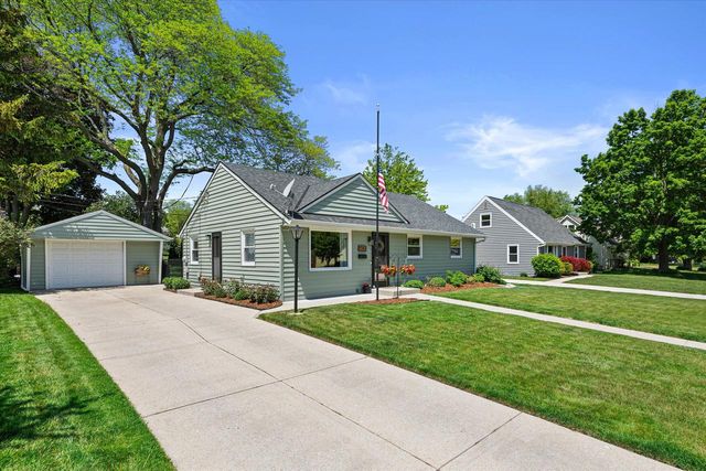 1015 5th AVENUE, Grafton, WI 53024
