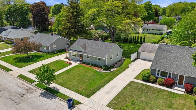 1015 5th AVENUE, Grafton, WI 53024
