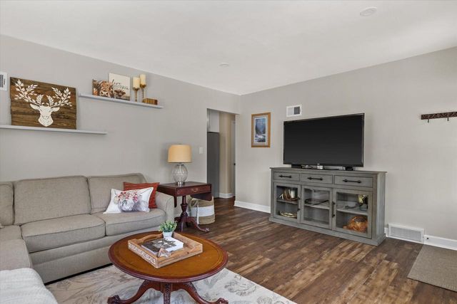 1015 5th AVENUE, Grafton, WI 53024
