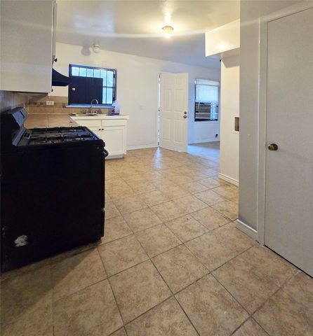 514 Highfall Drive, Dallas, TX 75232