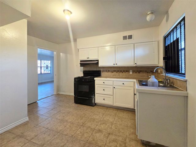 514 Highfall Drive, Dallas, TX 75232