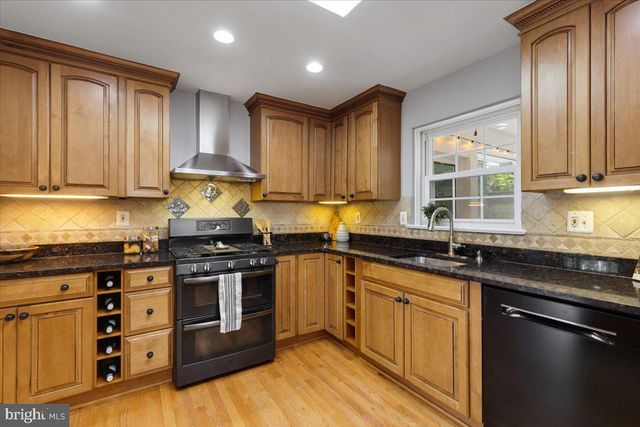 6163 KELLOGG DR, Mclean, VA 22101