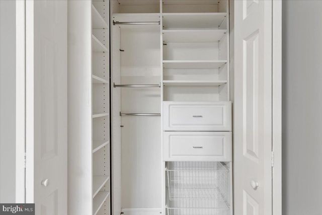 6163 KELLOGG DR, Mclean, VA 22101