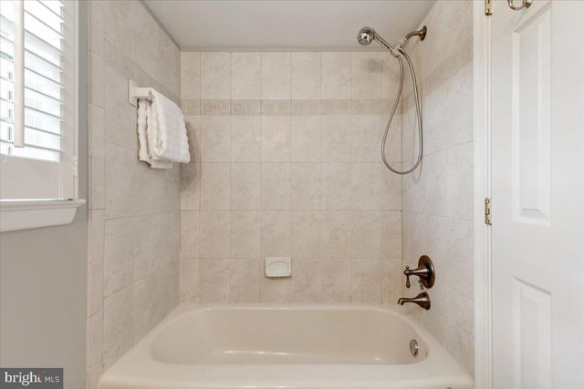 6163 KELLOGG DR, Mclean, VA 22101