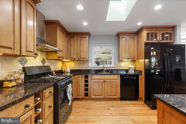 6163 KELLOGG DR, Mclean, VA 22101