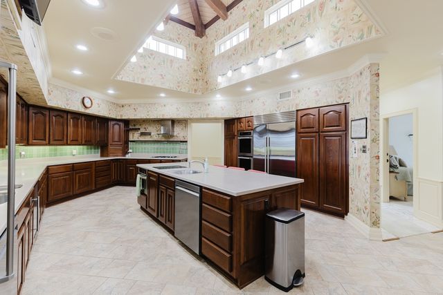 319 Country Club Lane, Harrisburg, IL 62946