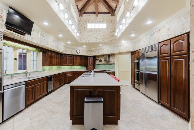 319 Country Club Lane, Harrisburg, IL 62946