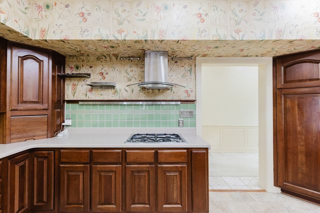 319 Country Club Lane, Harrisburg, IL 62946