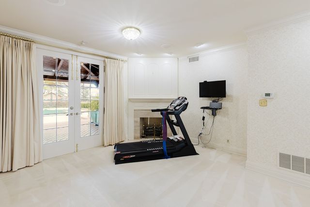 319 Country Club Lane, Harrisburg, IL 62946