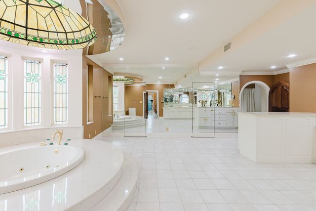 319 Country Club Lane, Harrisburg, IL 62946