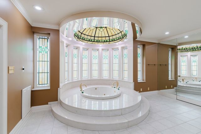 319 Country Club Lane, Harrisburg, IL 62946