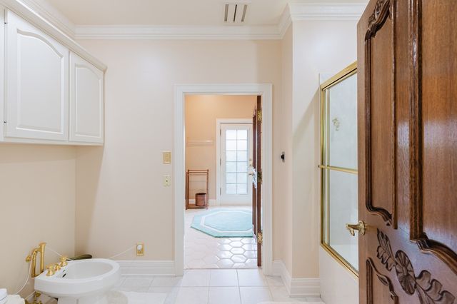 319 Country Club Lane, Harrisburg, IL 62946