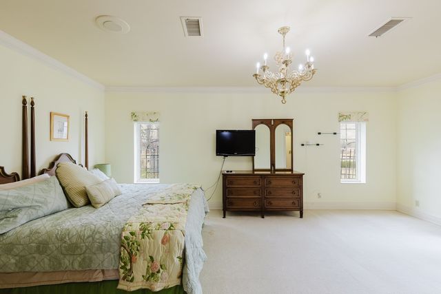 319 Country Club Lane, Harrisburg, IL 62946