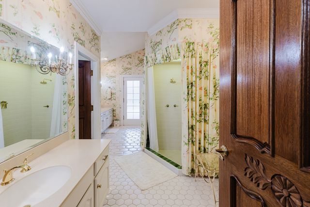 319 Country Club Lane, Harrisburg, IL 62946