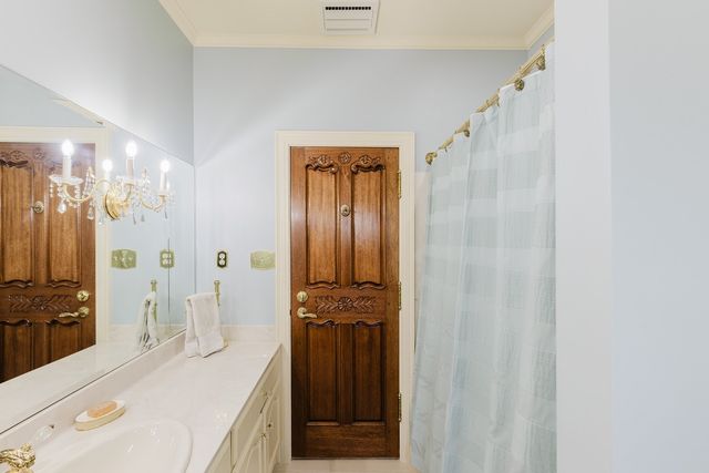 319 Country Club Lane, Harrisburg, IL 62946